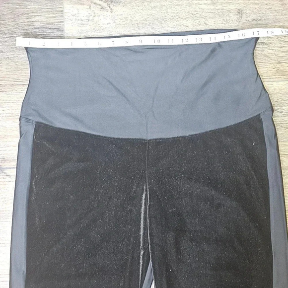 Yummie Signature Waistband Leggings With Velvet Front and Nylon Back Black,SZ 1X - Picture 9 of 15